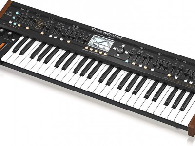 Синтезатор Behringer