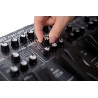 Гітарний процесор ефектів BOSS ME-80 Гітарний процесор ефектів BOSS ME-80