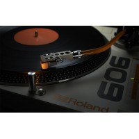 Вініловий програвач ROLAND TT-99 Вініловий програвач ROLAND TT-99